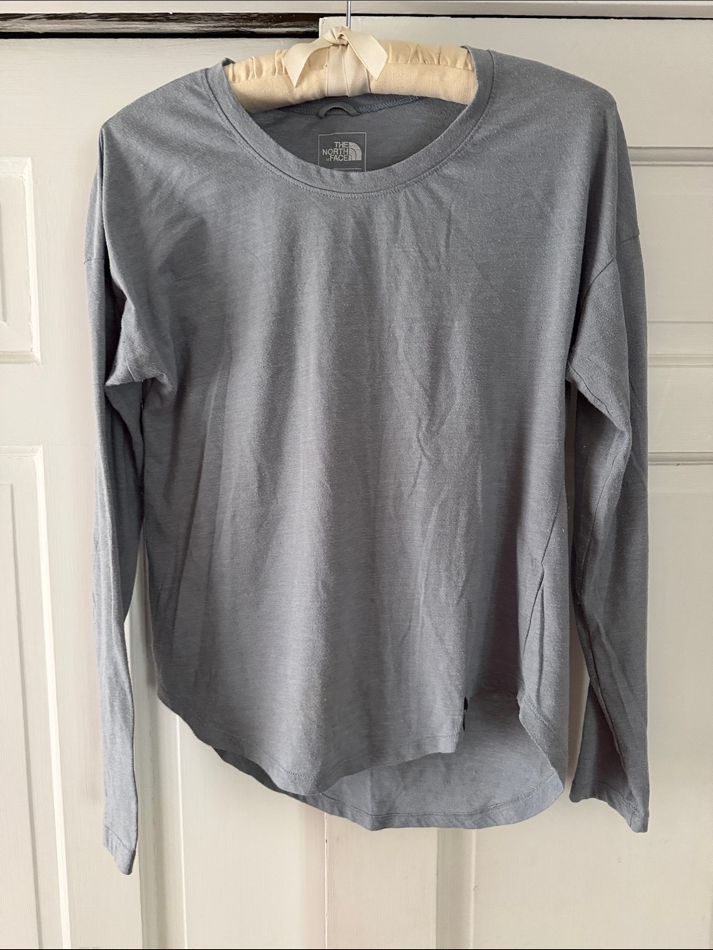 The North Face Women's Long-Sleeve Crew Tee — Light Gray